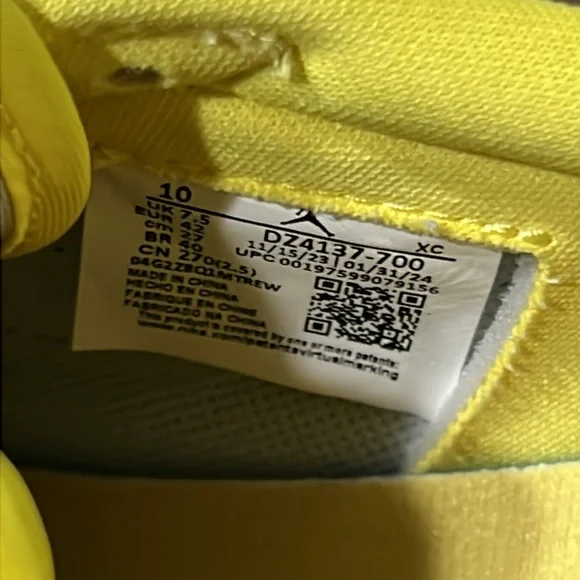 DS NIKE AIR JORDAN 1 LOW x TRAVIS SCOTT CANARY YELLOW SZ WOMENS 10 MENS 8.5 RARE